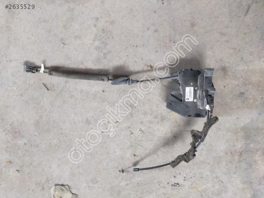 RENAULT MEGANE SAĞ ÖN KAPI KİLİDİ 825028460R