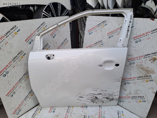 Citroen c3 aircros sol ön kapı (az hasarlı parça)