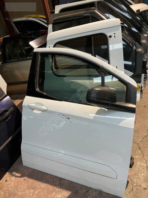 Ford Courier sağ ön kapı dolu çıkma orijinal