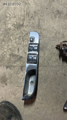 MİTSUBİSHİ L200 ÇIKMA ORJİNAL CAM DÜGMELERİ