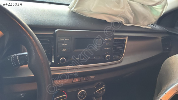 2019 Kia RİO 1.4 OTOMATİK TORPİDO GÖĞÜSLÜK