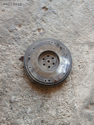 Mazda 323 Volant dişlisi