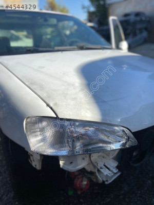 PEUGOUT 106   -  SAĞ FAR