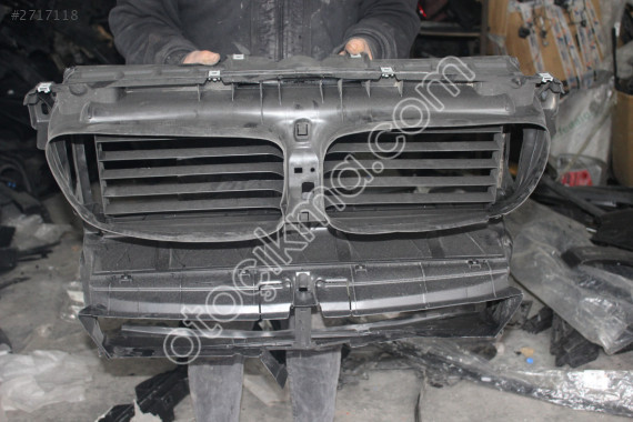 BMW F10 5 SERİSİ 2010-2016 MODEL ÖN PANJUR 733289205
