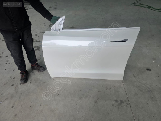 TESLA MODEL Y BEYAZ SOL ÖN KAPI ORJINAL LOKALLIK