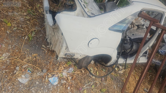 2004 Ford Focus sağ arka çamurluk Marşpiyel sacı