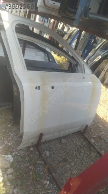 Volvo XC90 2019 model sağ ön kapı