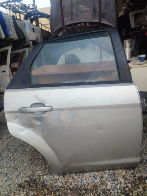 FORD FOCUS 2.5 SAĞ ARKA KAPI DOLU