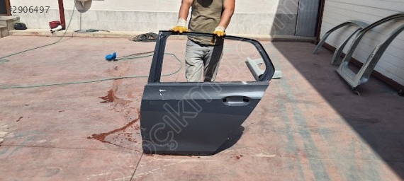 VW GOLF 8 SOL ARKA KAPI SEFALILAR OTO CIKMA