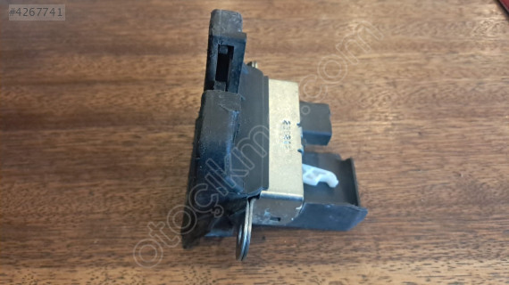 Volkswagen Tiguan Bagaj Kilit 6R0827505