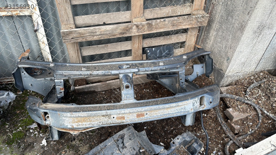 Dacia sandero ön panel şase ucu şasi kolu şase kolu