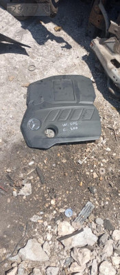 MERCEDES C200 W205 MOTOR ÜST MUHAFAZA