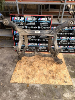 AUİDİ Q7 ÇIKMA ARKA TRAVERS 7L0500041