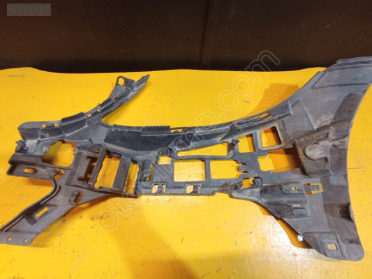 MERCEDES BENZ C200 W205 TAMPON BRAKETİ SAĞ  A2058850865