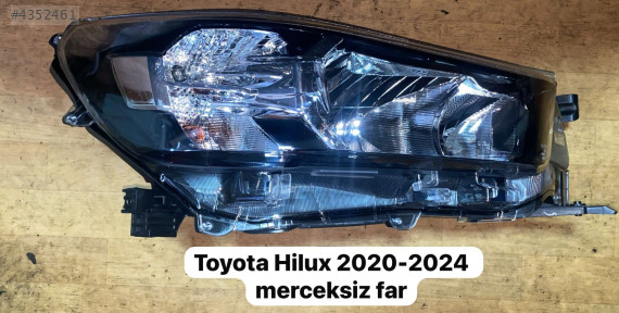 TOYOTA HİLUX 2020-2024 SAĞ ÖN MERCEKSİZ FAR          (XS29212S25)