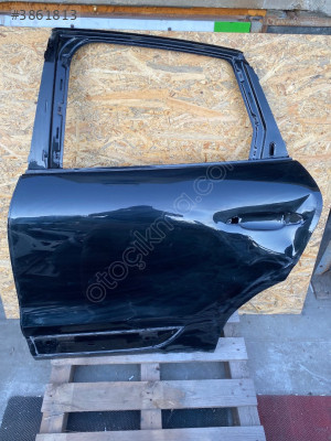 Porsche Macan sol arka kapı 95B833311A