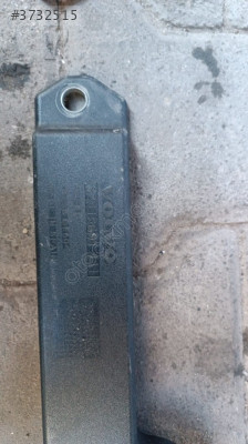 VOLVO XC40 SOL ÇAMURLUK BRAKETİ 32318691