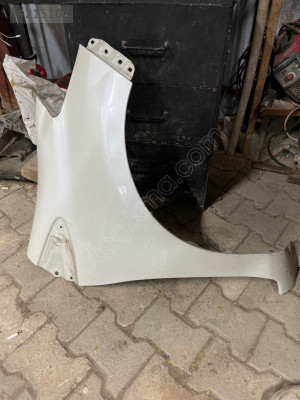 Toyota yaris sağ ön Çamurluk