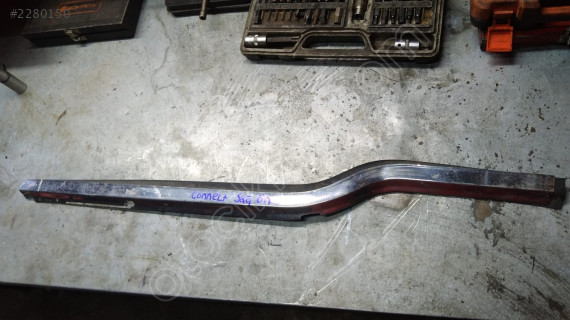 Ford Connect Orjinal Sağ Ön Cam Sıyırıcı Krom çıkma