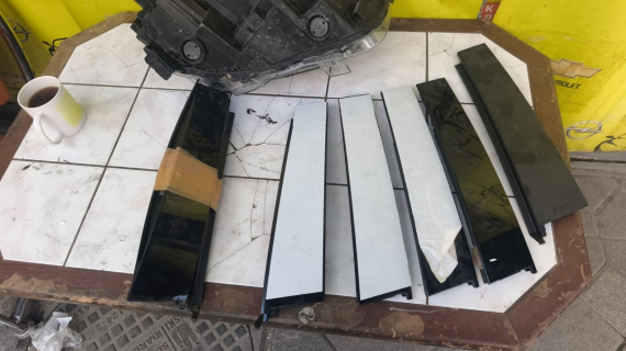 OPEL CORSA F KAPI DİREK KAPMASI ÇIKMA ORJİNAL YEDEK PARÇA