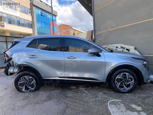 KİA SPORTAGE SAĞ ARKA KAPI SÖKME HATSIZ DOLU 2021-2024