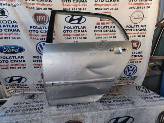 Toyota Corolla Hb sol arka kapı