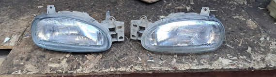 Mazda 121 Sağ Sol Far
