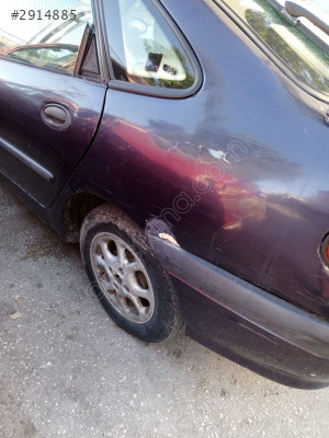 RENAULT LAGUNA 1 SOL ARKA ÇAMURLUK