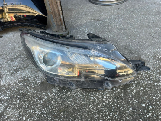 Peugeot 2008 sağ far orj çıkma