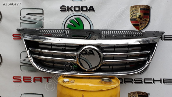 VW Tiguan Orjinal Çıkma Panjur Parçası