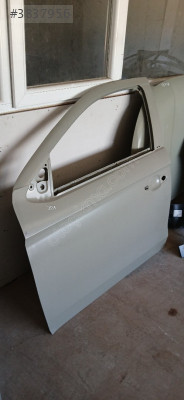 Peugeot 301 sol ön kapı