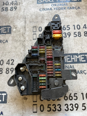 ÇIKMA BMW E61 6 906 588-07 690658807 SİGORTA KUTUSU