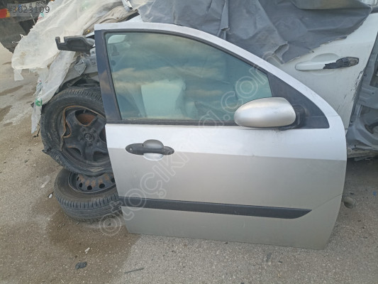Ford focus 1 Sağ ön kapı