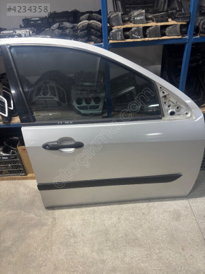 FORD FOCUS 1 KAPI GRİ RENK HATASIZ ORJİNAL