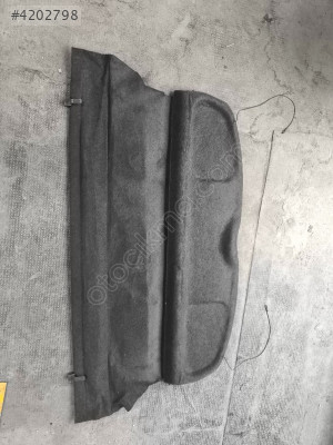 2004 Nissan Micra bagaj tereği rafı