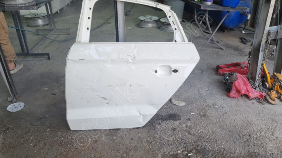 Audi A.3 model 2015 sol arka kapi