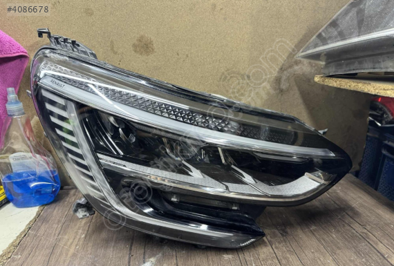 RENAULT MEGANE 5 SAĞ FAR ORJİNAL HATASIZ EYUPCAN OTO'DA