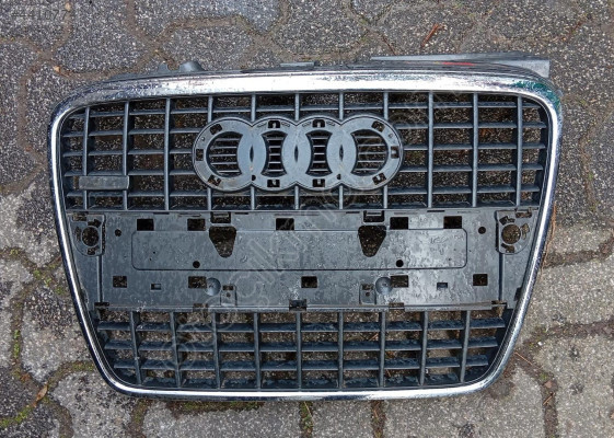 Audi A4 B7 Ön Panjur Orijinal Çıkma