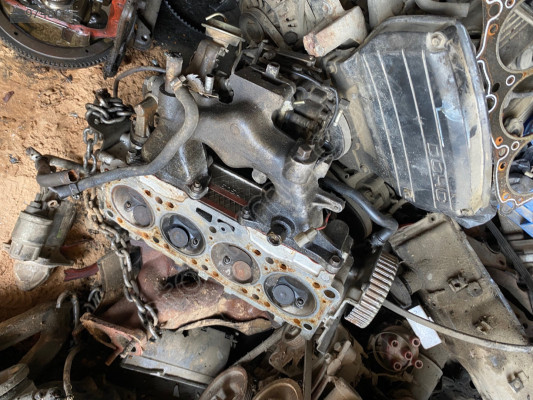 Mazda 626 üst kapak  1.6