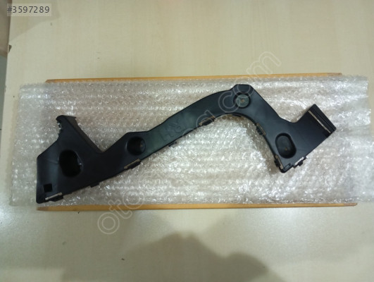 Ford Focus (2014) Arka Tampon Sağ Braket