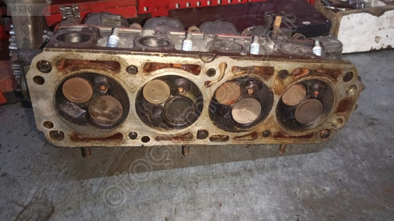 Opel Vectra a kasa 1.6 karbüratörlü silindir kapak