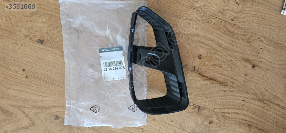 Captur 2-II Sis Far Çerçeve Sol 261528400R -Renault Mais