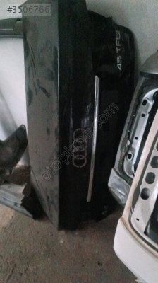 Audi A4 bağaj kapağı çıkma
