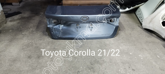 Toyota Corolla çıkma bagaj kapısı