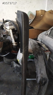 5.20 BMW 2000 MODEL SOL ARKA ORIJINAL ÇAMURLUK