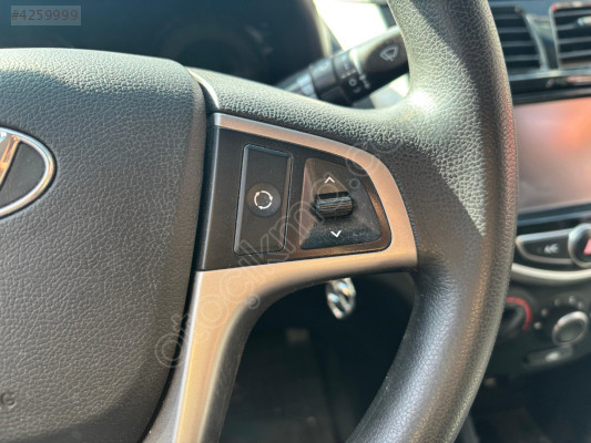 2012 Hyundai Accent Blue Hız Sabitleme Tuşu