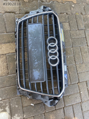 Audi A3 ön panjur 8V5 853 037 çıkma orjinal