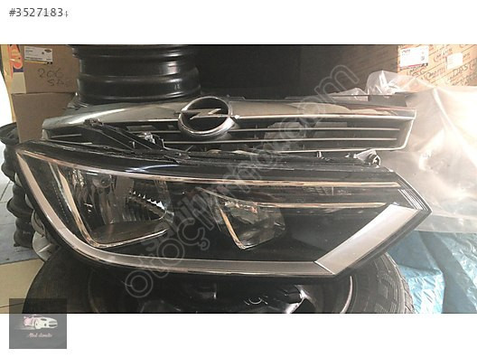 Volkswagen Passat 2014 model sağ far orjinal çıkma