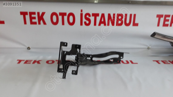 BMW F30 F34 BRAKET SAĞ FAR BRAKETİ 98854060309