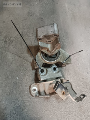 FİAT doblo 2019 motor üst tutucu ayakları